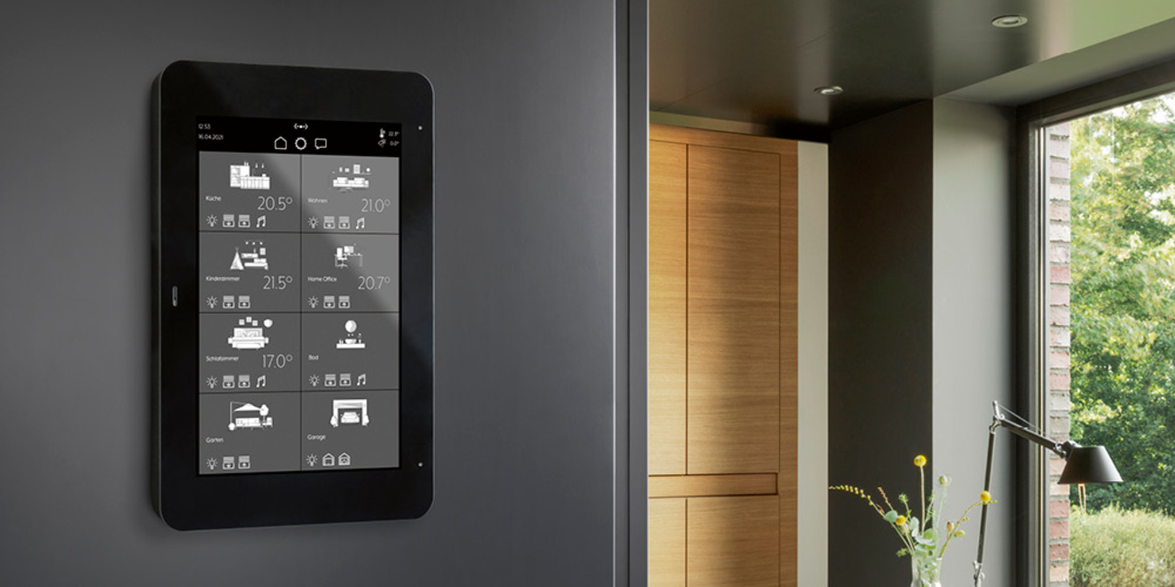 JUNG Smart Panel 8 bei Marco Bergdoll GmbH in Ludwigswinkel
